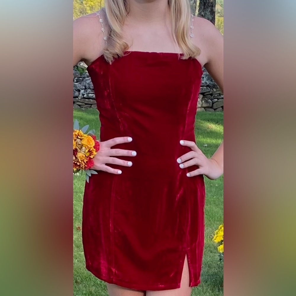 Lulu’s Red velvet homecoming dress